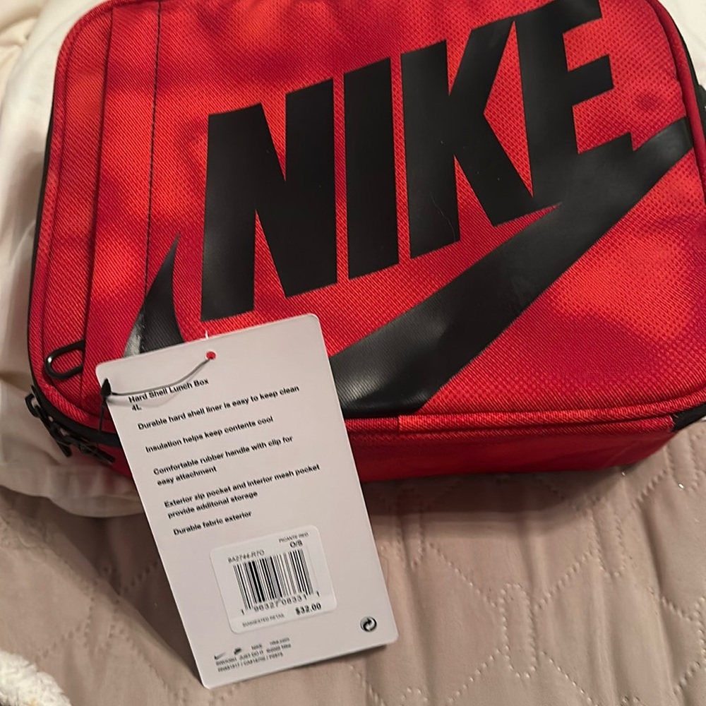 NIKE HARD SHELL LUNCH BOX